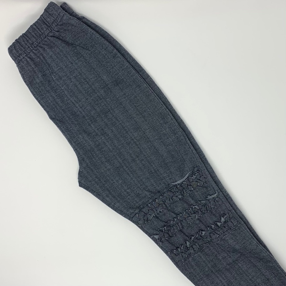 Ruffle-knee leggings